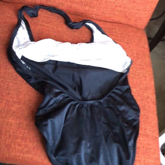 Bathing suit - Picture 3 of 4